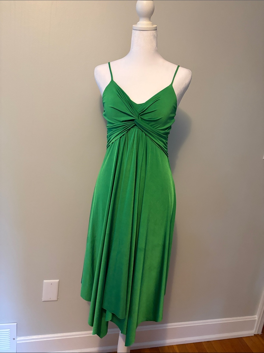 Star Vixen Emerald Green Twist-Front Midi Dress
